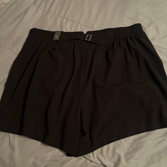 Torrid Size 24 (3xl) Wide Leg Studio Crepe Shorts - Black - Picture 5 of 7
